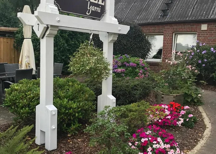 Отель Esinger Hof Garni Торнеш